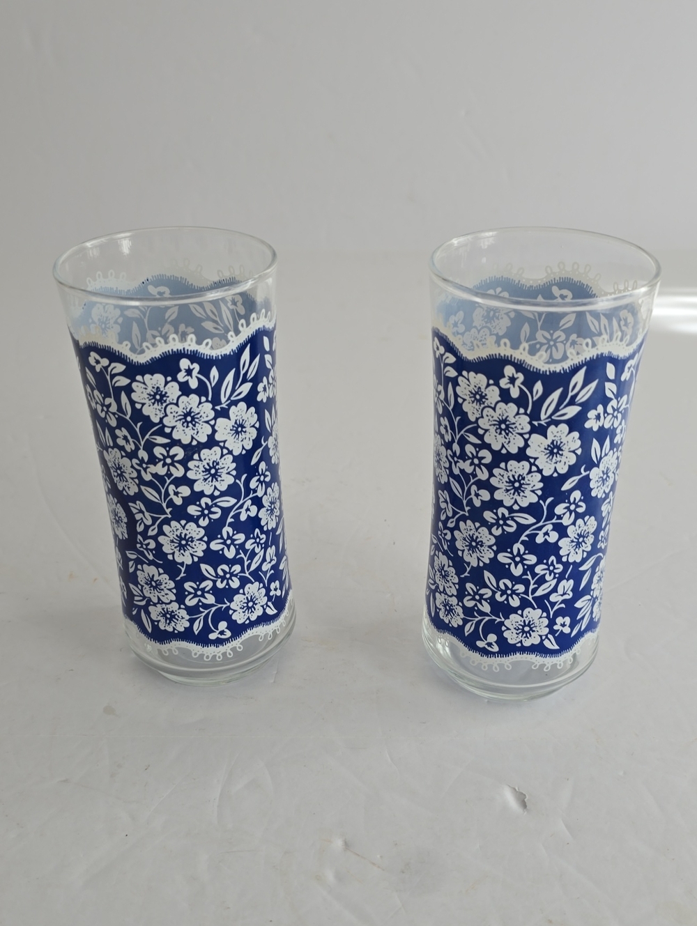 Vintage Libbey Set Of 2 White Floral Blue Lace 12 Oz Drinking Glasses 6.5" Tall